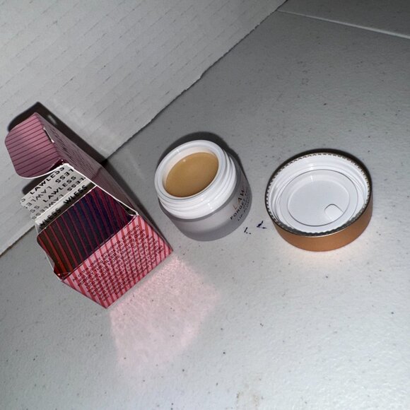 Lawless Forget The Filler Overnight Lip Plumping Mask - Picture 4 of 9